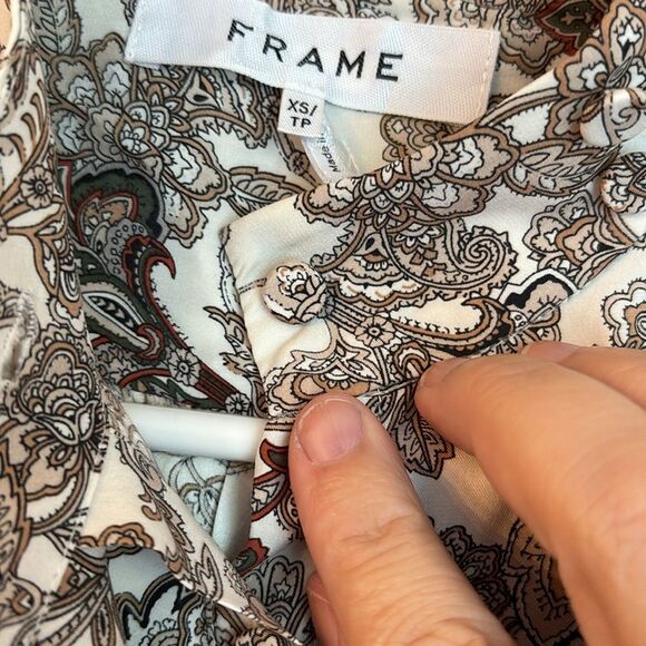 FRAME women 100% silk sleevless paisley button up mock neck top office size XS! - Picture 6 of 13